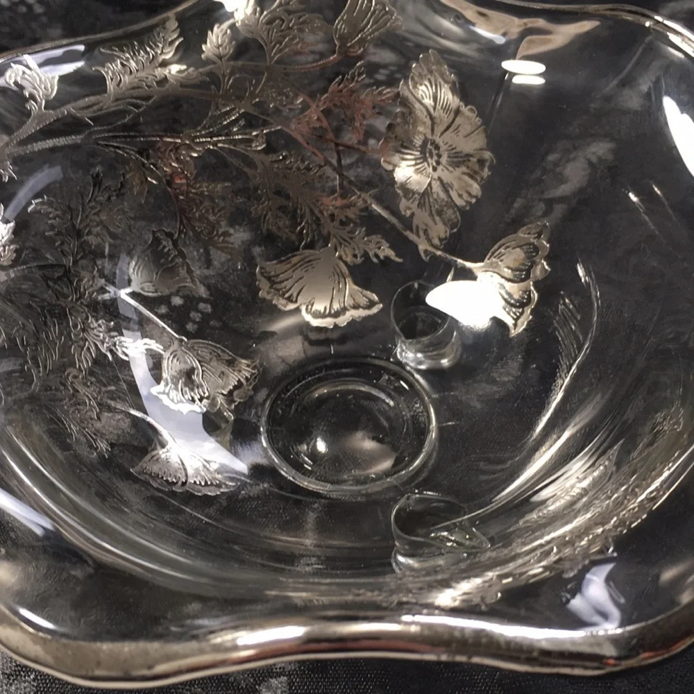 Vintage Silver City Flanders Poppy Viking Glass 3 Footed Candy Dish Silver Bowl